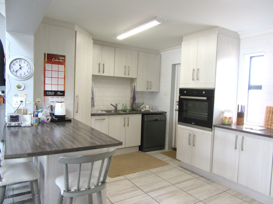 3 Bedroom Property for Sale in Hartenbos Central Western Cape